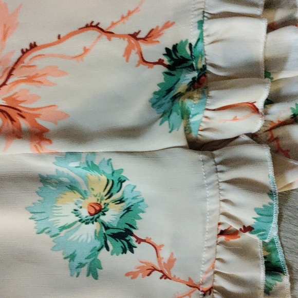 Flower romper - Picture 2 of 6